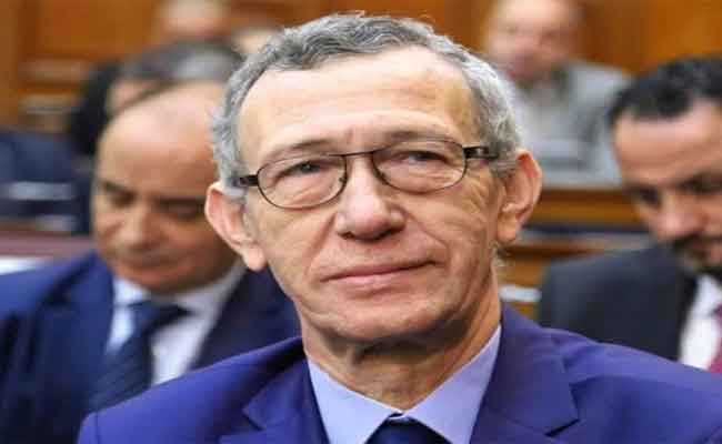 وزير الاتصال يهنئ و يشكر الصحفيين و عمال قطاع الاعلام على مجهوداتهم