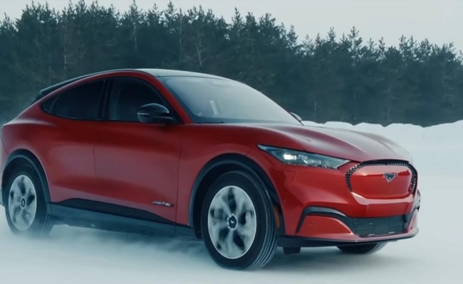 فورد تستعرض أداء موستانج  Mach-E…