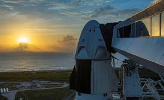 عملية SpaceX تمثل ثورة جديدة في استكشاف الإنسان للفضاء...
