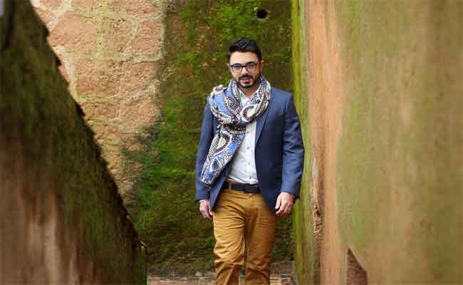 أحمد شوقي ممثل في كليب أغنيته  “جاوبني لله”…