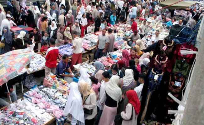 عدم احترام التدابير الوقائية تدفع والي سطيف إلى غلق بعض الأسواق اليومية