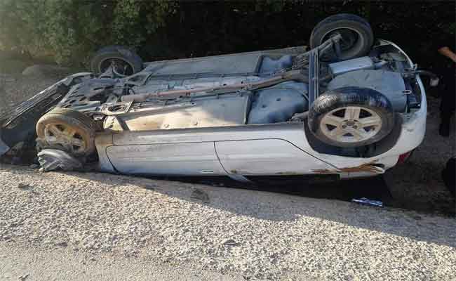 انقلاب سيارة يخلف قتيلا و جريحا بالبويرة