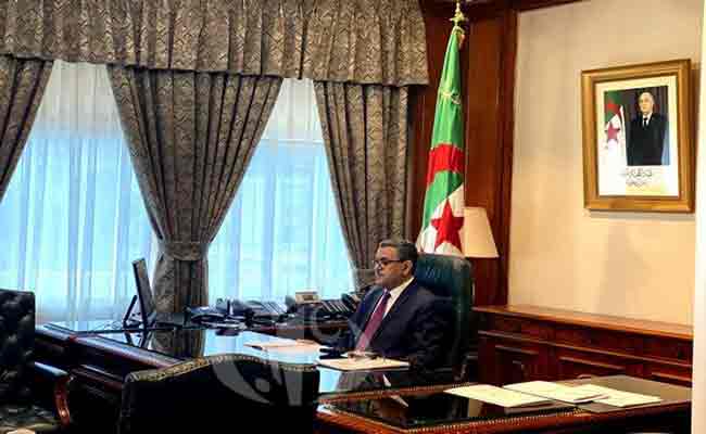 اجتماع للحكومة يتطرق لقطاعات العدل و البريد و الصناعة…