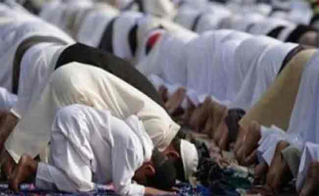 تأدية صلاة عيد الأضحى تؤدى في البيوت جماعة أو فرادى