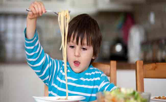 أسباب تجعل المعكرونة المسلوقة مفيدة للأطفال!