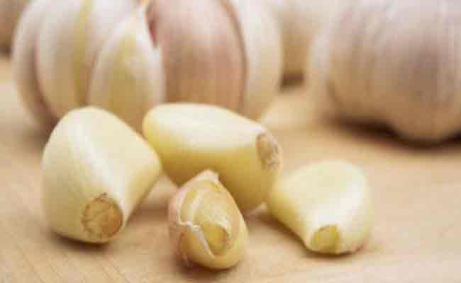 هل صحيح أنّ الثوم يرفع الضغط…؟