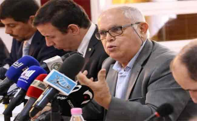 وزير الطاقة يؤكد إعداد خارطة طريق لإنعاش الإقتصاد الوطني