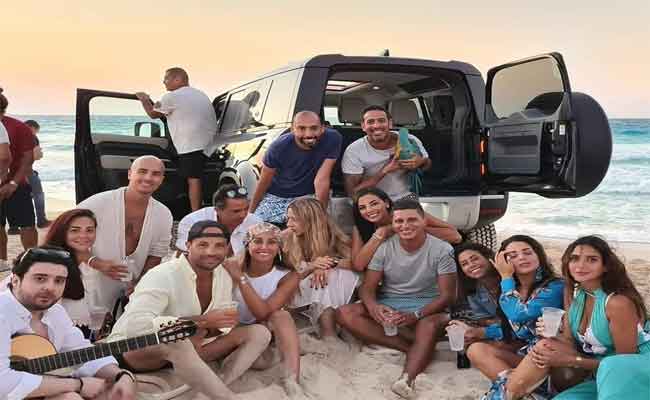 حب الحياة و سحر الليل يجمع عمرو دياب ودينا الشربيني في”أماكن السهر”…