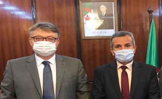 بن بوزيد يتطرق مع سفير روسيا بالجزائر إلى مدى جاهزية لقاح كورونا
