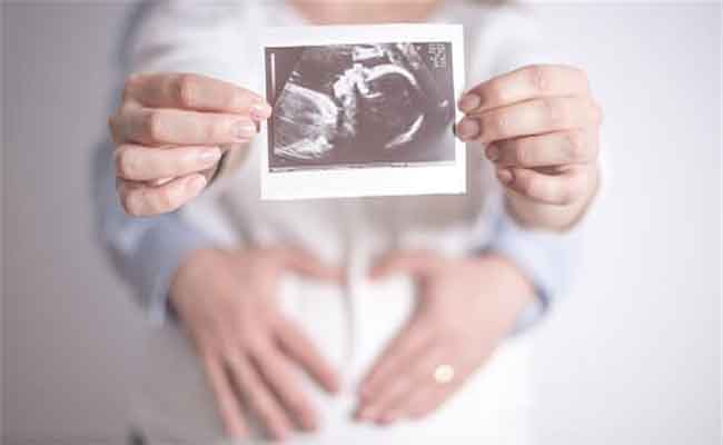 ماذا يمكن أن تتوقعي في الشهر الخامس من الحمل على صعيد حركة الجنين؟