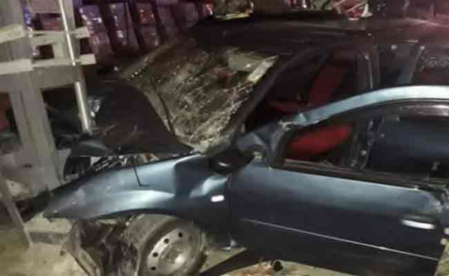 اصطدام مركبة بعمود كهربائي يخلف قتيلان و جريح بسطيف