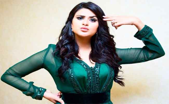 سلمى رشيد تعلن عن جديدها الغنائي “دارهالي قلبي”…