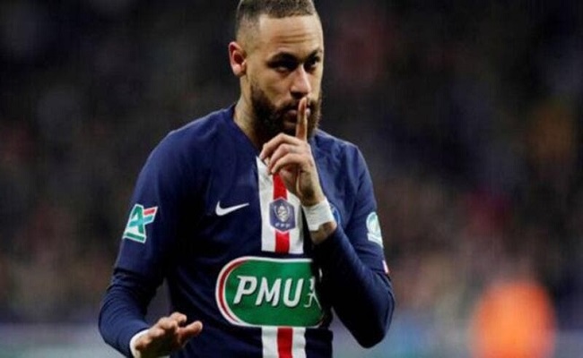 نيمار حائر بين البقاء والمغادرة…