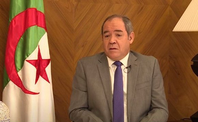 الجزائر تجدد رفضها “إرسال أسلحة إلى ليبيا”