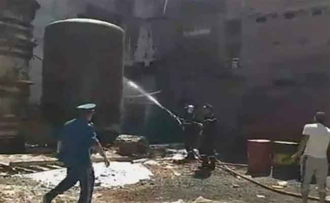 انفجار مخزن للزيوت بمحطة حمر العين بتيبازة يخلف إصابة عامل بحروق من الدرجة الثالثة