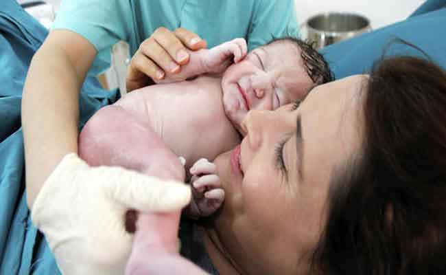 ما هي أسباب عسر الولادة؟ وهل من مضاعفات لها؟…