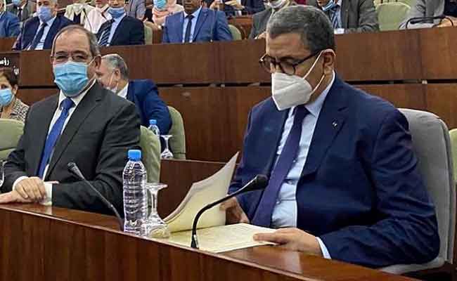 مصادقة نواب المجلس الشعبي الوطني بالإجماع على مشروع قانون تعديل  الدستور