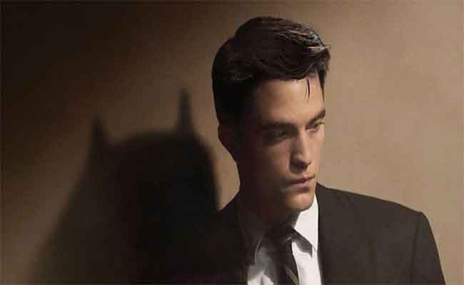 “الرجل الوطواط” مصاب بكورونا…