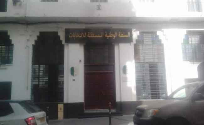 سلطة الانتخابات : “استفتاء الفاتح من نوفمبر المقبل سيشكل مرحلة حاسمة في بناء جزائر جديدة”