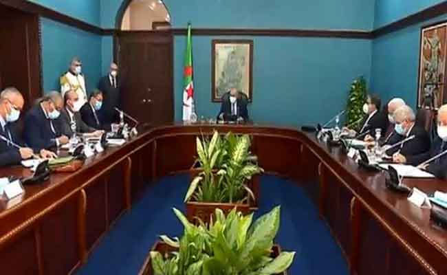 تنصيب  اللجنة الوطنية المكلفة بمشروع مراجعة قانون الانتخابات