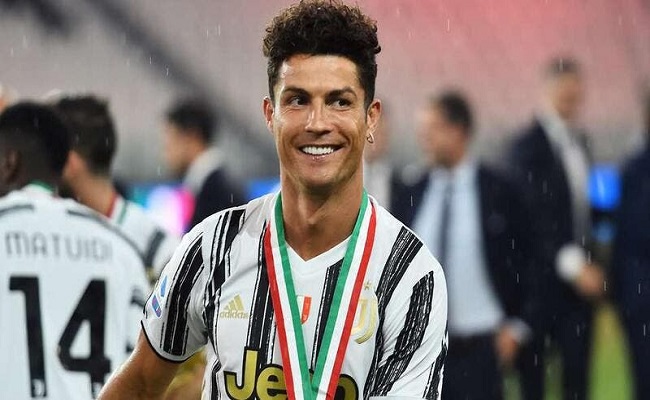 الملاعب بدون جماهير كالسيرك بدون مهرجين…