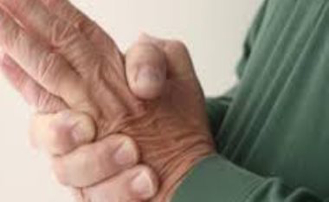 4 أسباب وراء تنميل الأطراف…اكتشفوها معنا!…