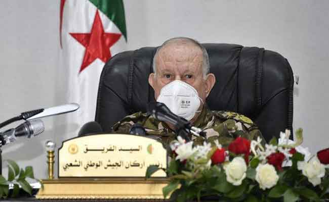 شنقريحة : الاستفتاء “مرحلة هامة سيواصل الشعب الجزائري قطعها بكل عزيمة وإصرارعلى درب تشييد الجزائر الجديدة”