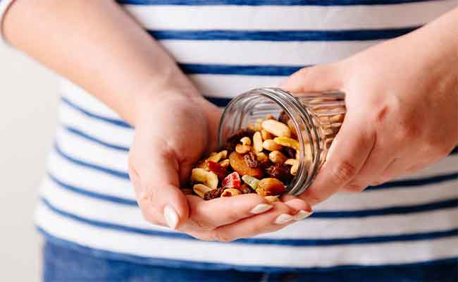 هذه الفوائد التي توفرها لكِ الفواكه المجففة في الحمل!…