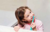 إرشادات مهمة عند اختيار فرشاة الأسنان لطفلكِ!...