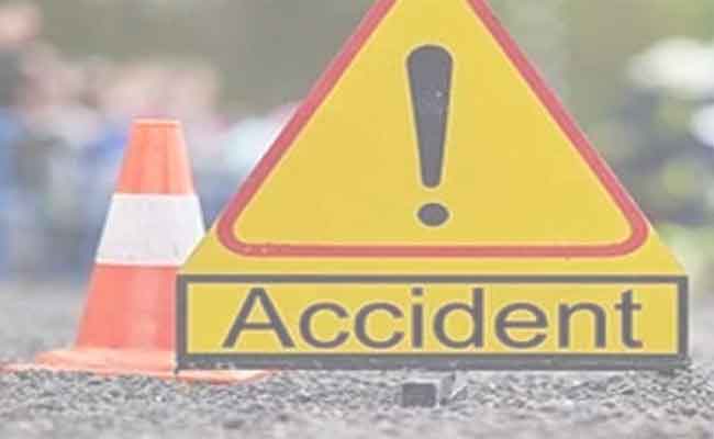 تصادم تسلسلي لـ4 سيارات في تيارت يخلف قتيلان و 3 مصابين