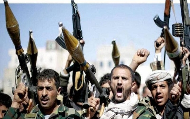 الحوثيون يستهدفون قاعدة الملك خالد الجوية