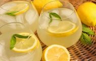 اشربوا كوباً من الليمون المغلي يومياً وتنعّموا بفوائده المذهلة!...