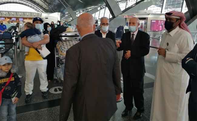 اجلاء 246 جزائريا كانوا عالقين بالدوحة إلى أرض الوطن