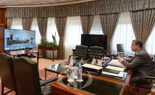 اجتماع الوزير الأول جراد مع الولاة