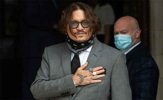 “جوني ديب يخسر دوره في سلسلة أفلام  Fantastic Beasts بسبب قضية التشهير”…