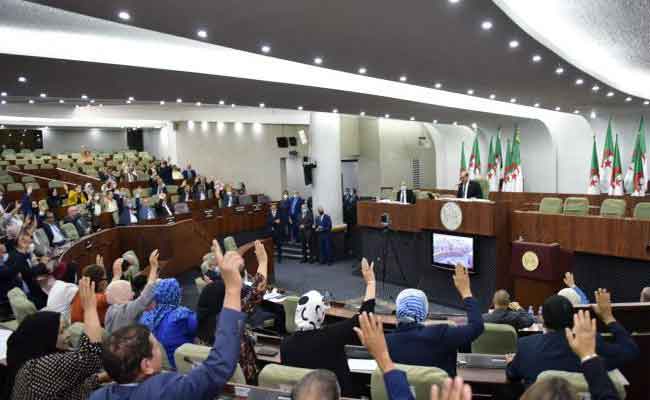 المجلس الشعبي الوطني يصوت بالإجماع على على مشروع قانون المالية 2021