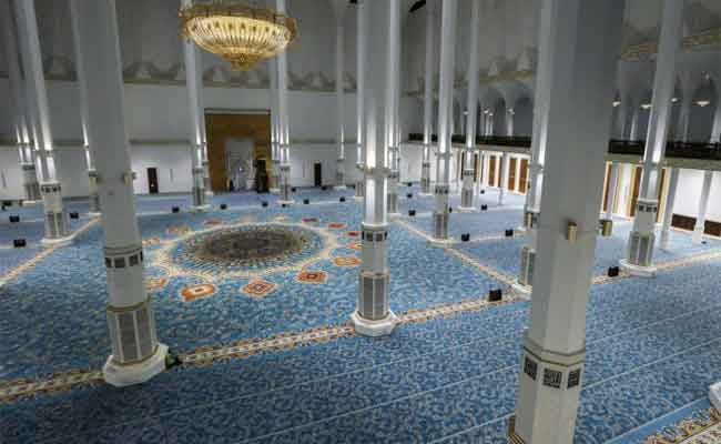 صوت الوقاية من كورونا يعلو منابر خطب الجمعة في كافة مساجد الوطن