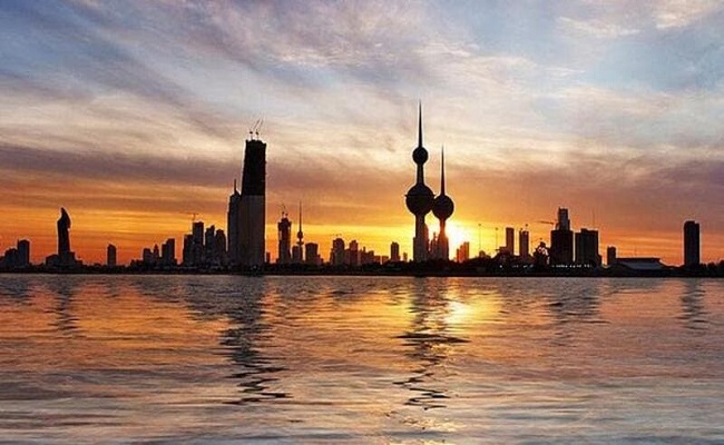 الكويت تواصل المساعي لحل الأزمة الخليجية