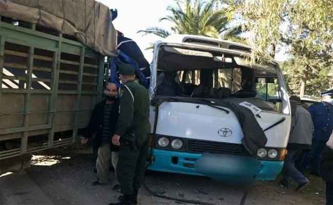 اصطدام حافلة للمسافرين و شاحنة للبضائع بالشلف يخلف 20 مصابا