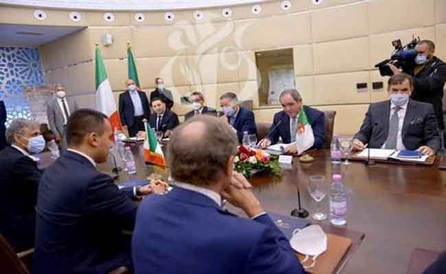 استقبال بوقدوم لوزير الخارجية الإيطالي