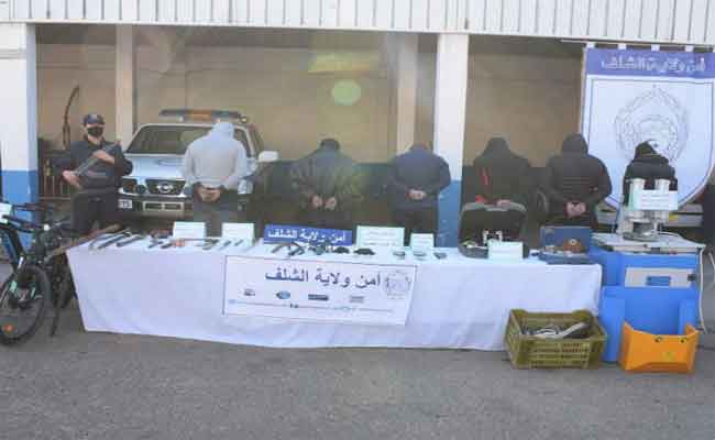 أمن الشلف يطيح بعصابة إجرامية مختصة في سرقة المحلات التجارية و المساكن