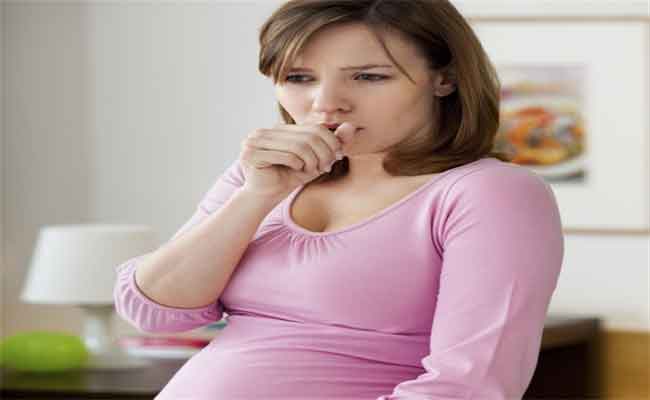 السعال خلال الحمل…هل هو خطير؟ وكيف يُعالَج؟