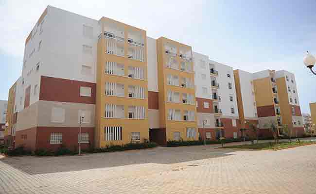 ولاية ورقلة توزع 228 سكن عمومي إيجاري و إعانات مالية