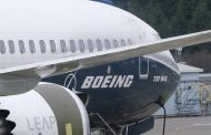 أميركان إيرلاينز تقلع أول رحلة تجارية لطائرة بوينغ 737 ماكس...