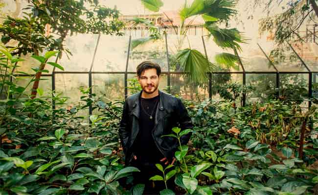 شاتاي أوسلو يعود الى فترة الستينيات في “يشيلتشام”على الشاشة الصغيرة…