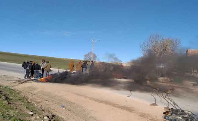 العشرات من سكان “طافيرة” بقالمة يحتجون