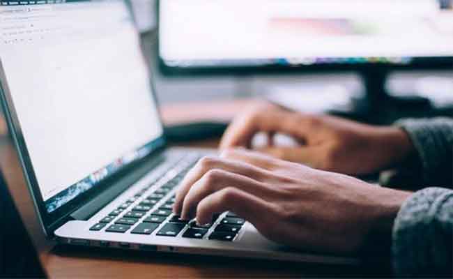 الإطاحة بخمسيني استعمل حسابا وهميا باسم امرأة في الفايسبوك للاحتيال على الفتيات بالشلف