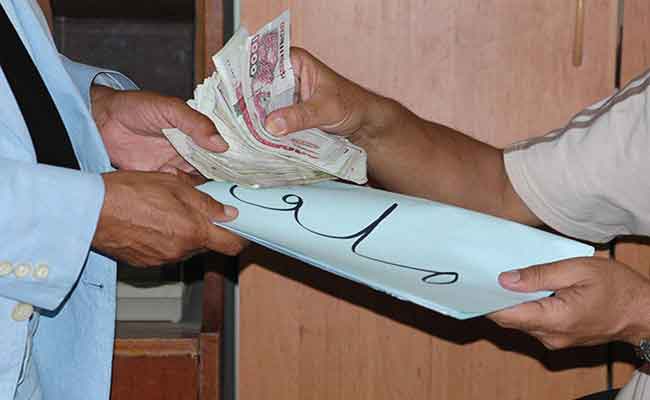 الإطاحة بموظفين تورطوا في منح قرارات مزورة للسكن بعنابة