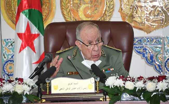 عقد الفريق شنقريحة لاجتماع عمل تقييمي مع إطارات وزارة الدفاع الوطني