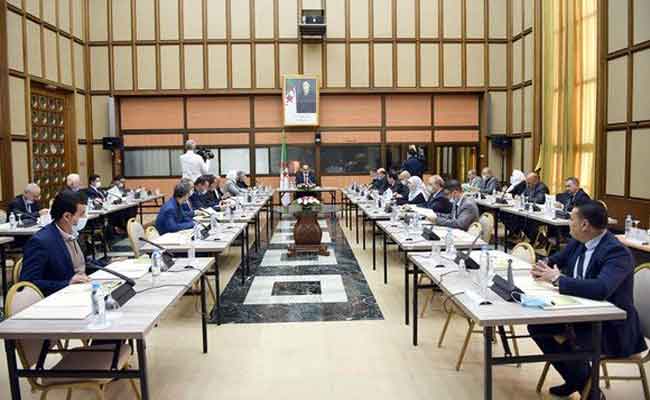 هيئة التنسيق بالمجلس الشعبي تدرس إجراءات إعداد مشروع النظام الداخلي للمجلس